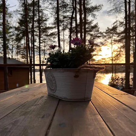 - Komfortowe Nad Jeziorem Wdzydze Z Przepieknym Widokiem Borsk